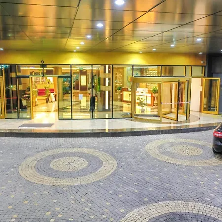 The Marilis Hill & Ultra 5*