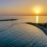 The Marilis Hill & Ultra Hotell Okurcalar